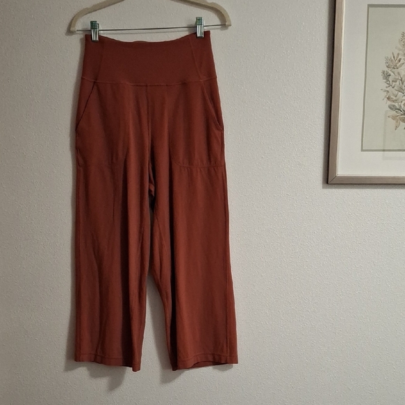 lululemon athletica Pants - Lululemon Athletica Align Wide Leg Super High Rise Crop Pants Size 6